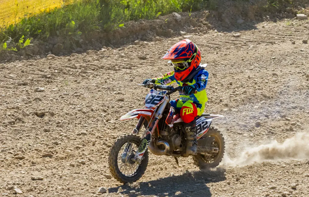 kids dirt bike racing